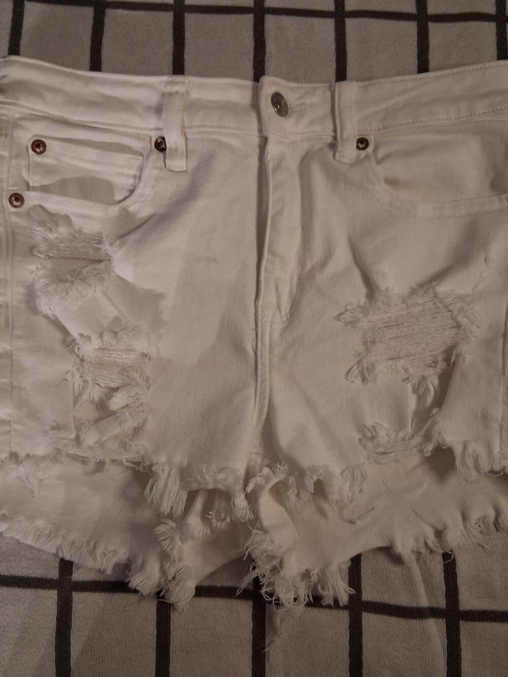 Size 8 American Eagle Outfitters White Distressed Stretch Denim Shorts